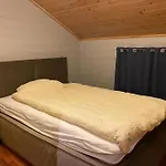 Flott Rorbu Pa Idylliske Langevag/bomlo