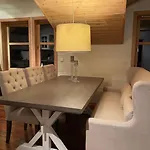 Flott Rorbu Pa Idylliske Langevag/bomlo *