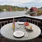 Dom wakacyjny Flott Rorbu Pa Idylliske Langevag/bomlo