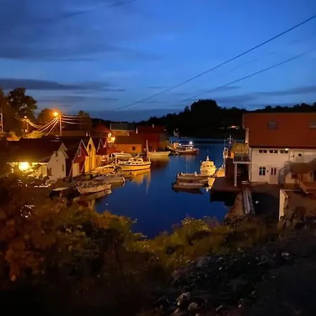 Flott Rorbu Pa Idylliske Langevag/bomlo * Bomlo