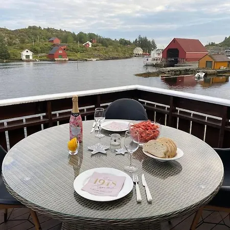 بيت للعطل Flott Rorbu Pa Idylliske Langevag/bomlo