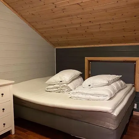 Flott Rorbu Pa Idylliske Langevag/bomlo بيت للعطل Bomlo